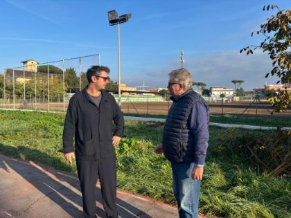 Scuola e campo sportivo di Borgo Sabotino, realizzata una nuova recinzione