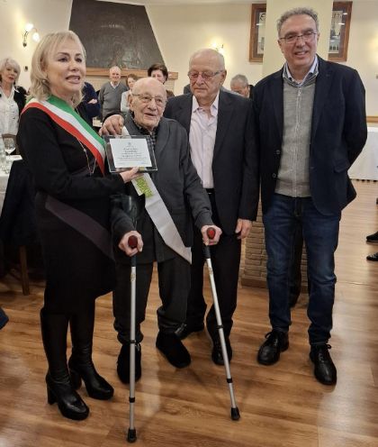 Cento candeline per Renato Alberton, gli auguri del sindaco Celentano