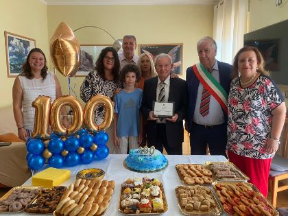 Erasmo Cifra compie 100 anni: l’assessore Maurizio Galardo gli porta gli auguri dell’amministrazione
