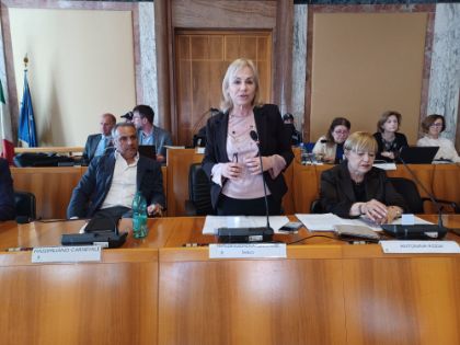 80 anni fa l'insediamento del primo sindaco Bassoli, l'omaggio della prima cittadina Celentano