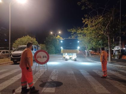 Al via i lavori di rifacimento del manto stradale. Prima tranche entro Ferragosto, seconda entro metà settembre Al via i lavori di rifacimento del manto stradale. Prima tranche entro Ferragosto, seconda entro metà settembre