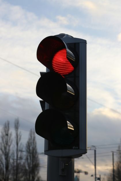 Semafori rossi, in arrivo sistemi di rivelazione automatica delle infrazioni Semafori rossi, in arrivo sistemi di rivelazione automatica delle infrazioni