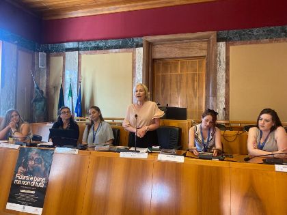 Truffa agli anziani, presentato il progetto “Insieme siamo più forti” Truffa agli anziani, presentato il progetto “Insieme siamo più forti”