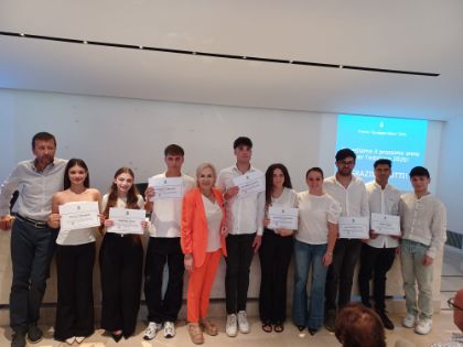 Consegnato il Premio Manzi agli studenti meritevoli degli istituti a indirizzo giuridico-economico Consegnato il Premio Manzi agli studenti meritevoli degli istituti a indirizzo giuridico-economico