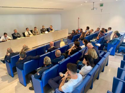Incontro tra Comune, forze dell’ordine e operatori per una stagione estiva sicura e ordinata Incontro tra Comune, forze dell’ordine e operatori per una stagione estiva sicura e ordinata