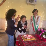 Carmela Gabriele, la figlia Maria Pia Palmarini e l'assessore Ada Nasti